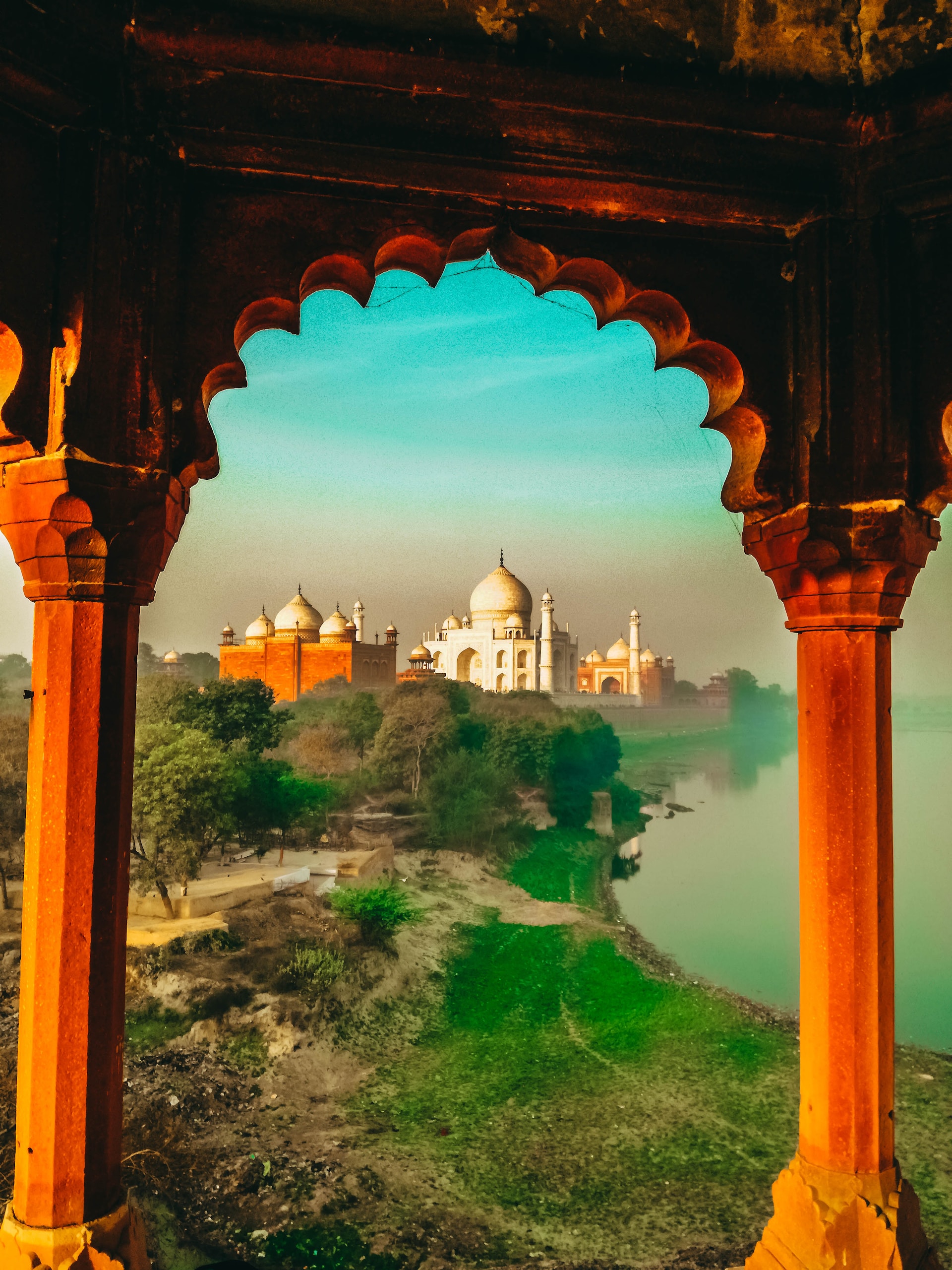 Best places to view and photograph Taj Mahal from